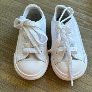 Converse size 4 toddler shoes white
